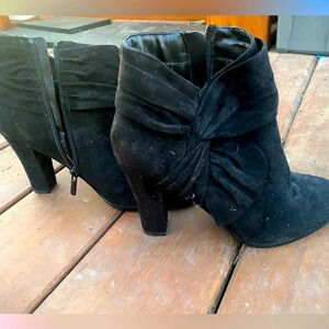 Impo DSW suede ankle boots with bow black 8.5​​​